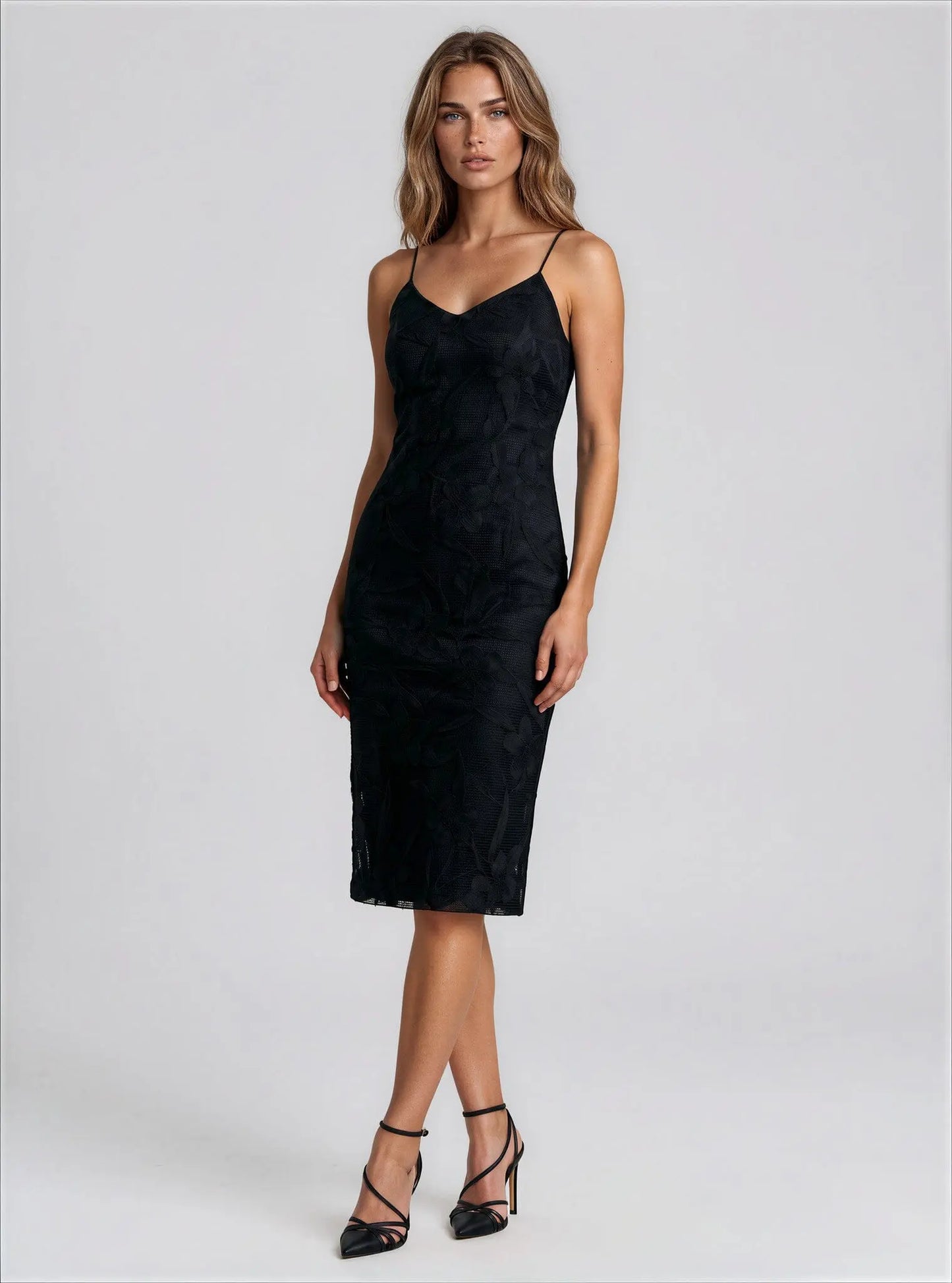 Embroidered Sleeveless Cocktail Dress - Layalita