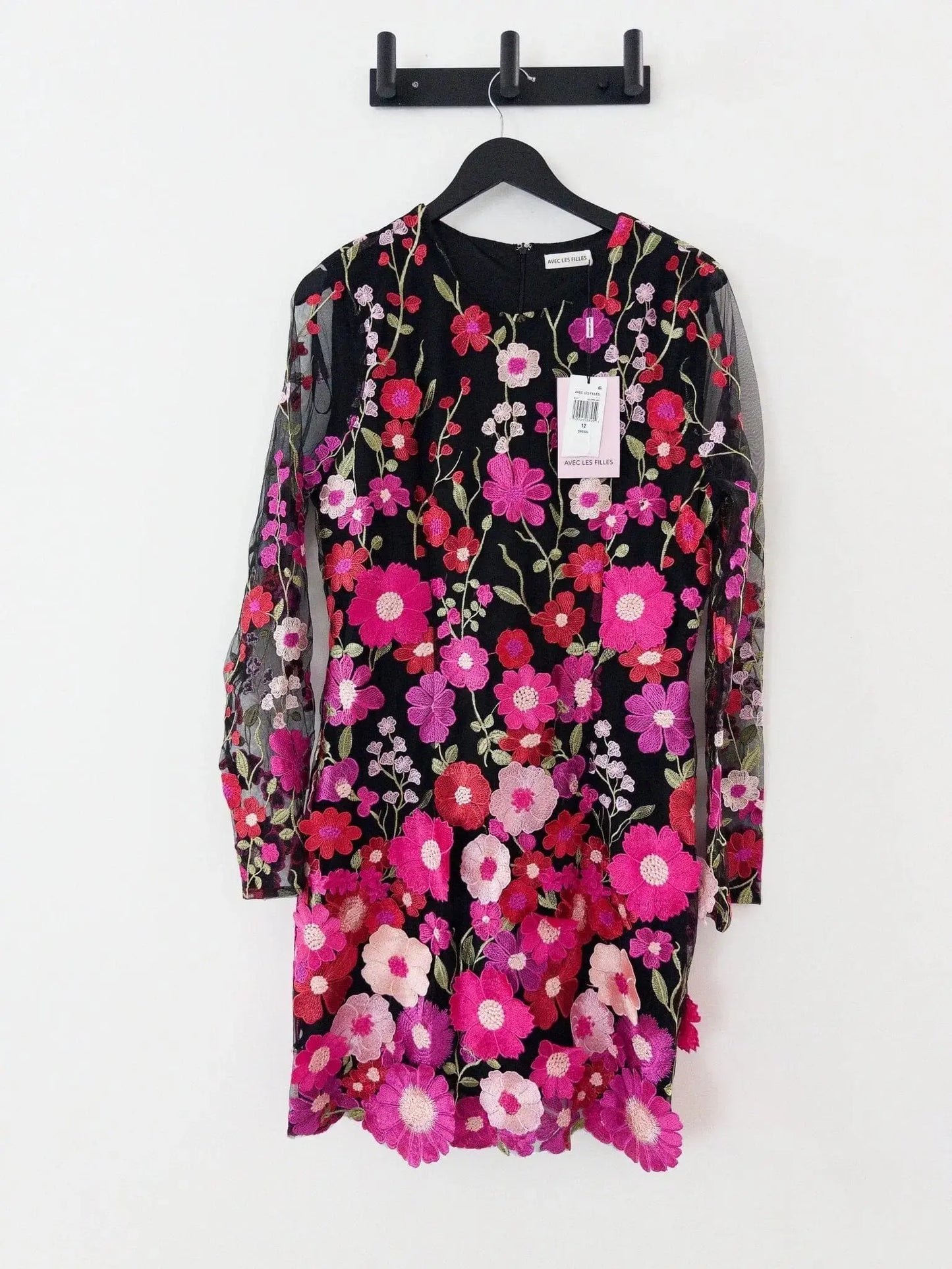 Floral-Embroidered Sheath Dress Avec Les Filles