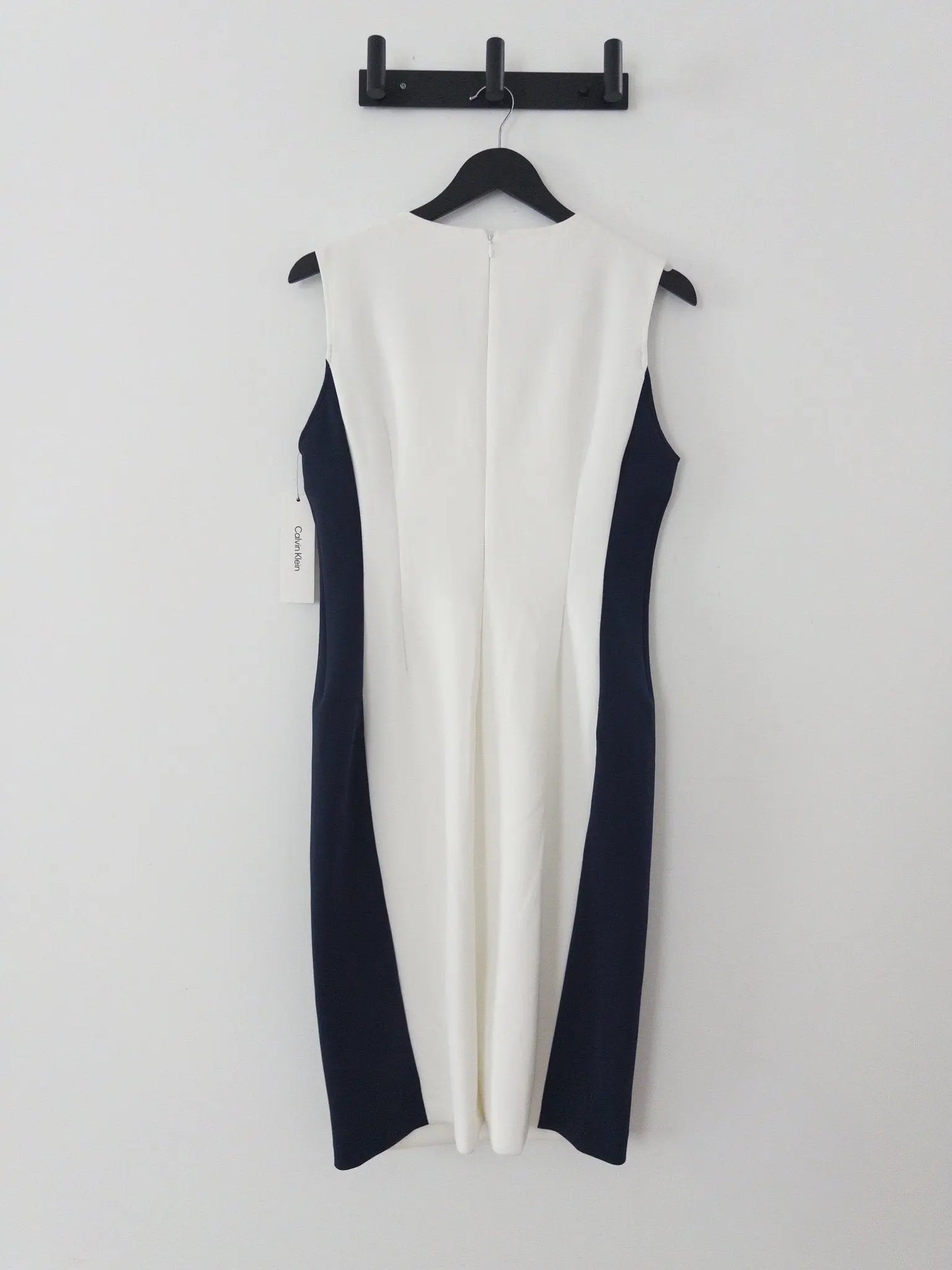 Colorblocked Sleeveless Scuba Sheath Dress - Layalita