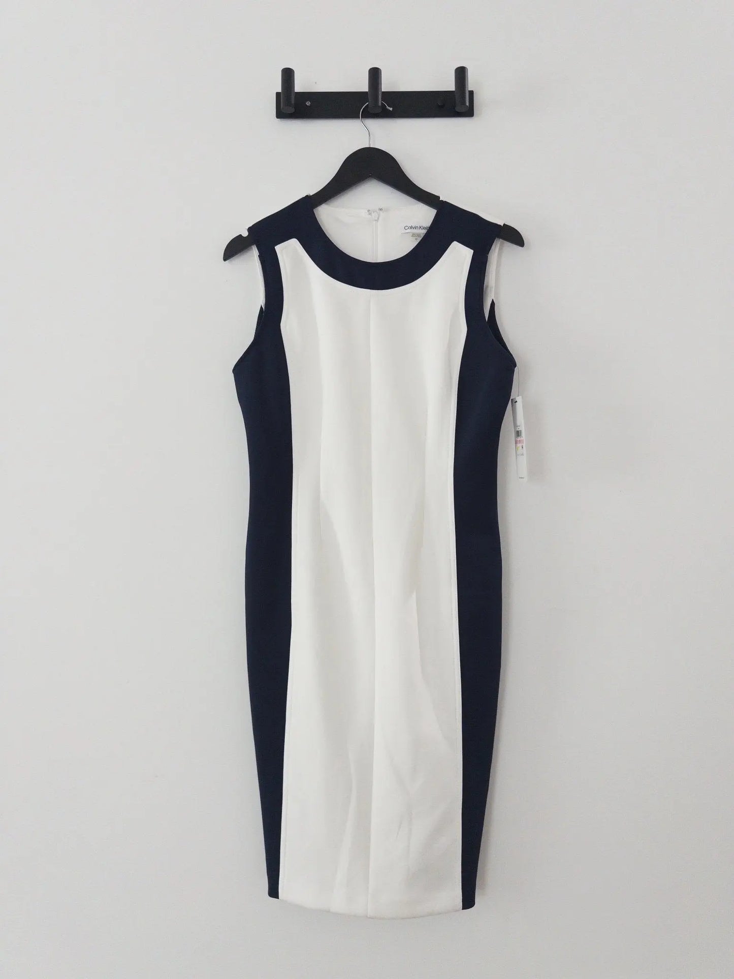 Colorblocked Sleeveless Scuba Sheath Dress - Layalita