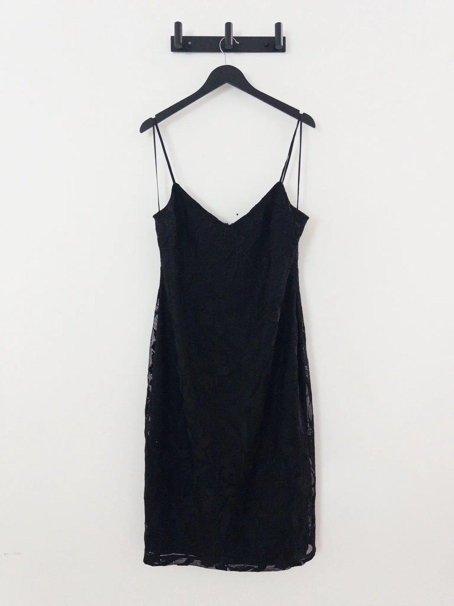 Embroidered Sleeveless Cocktail Dress - Layalita