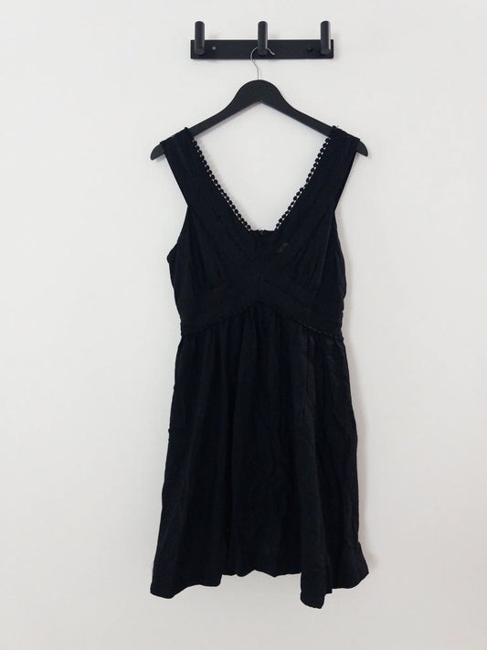 Petite V-Neck Sleeveless Lace-Inset Mini Dress - Layalita