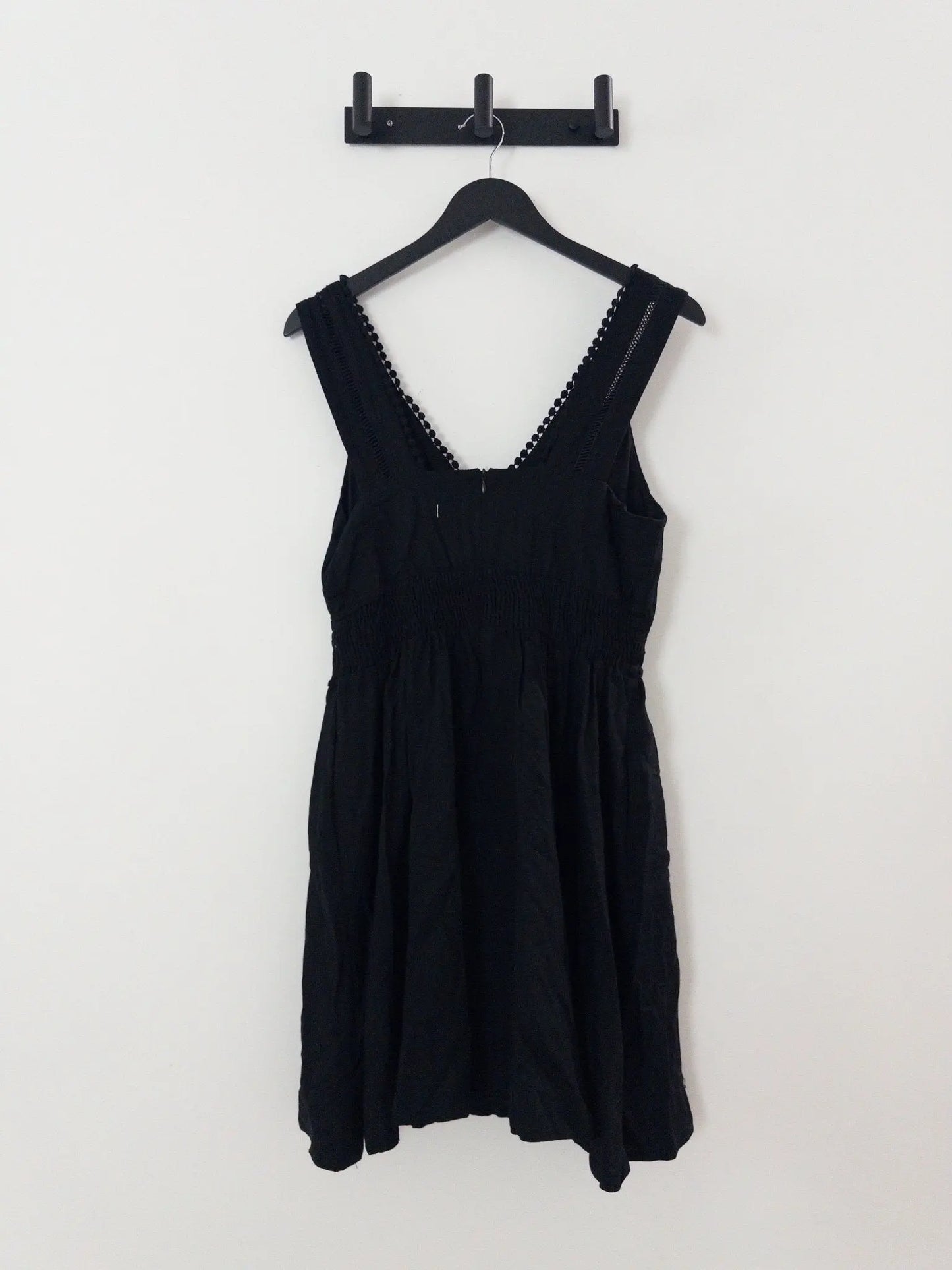 Petite V-Neck Sleeveless Lace-Inset Mini Dress - Layalita