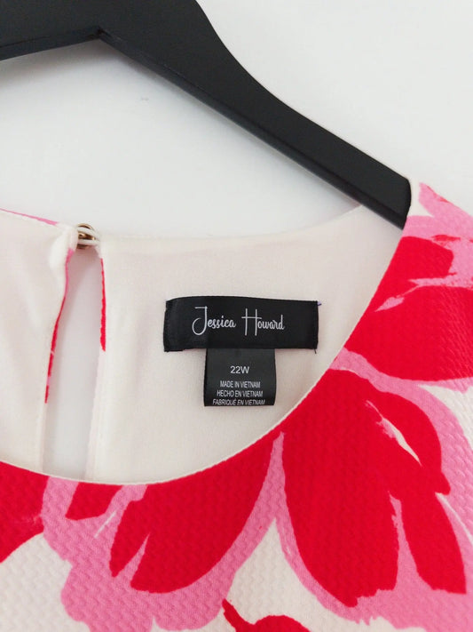 Plus Size Floral - Print Sleeveless Shift Dress - Layalita