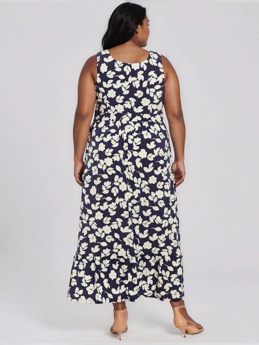 Plus Size Scoop - Neck Sleeveless Maxi Dress - Layalita