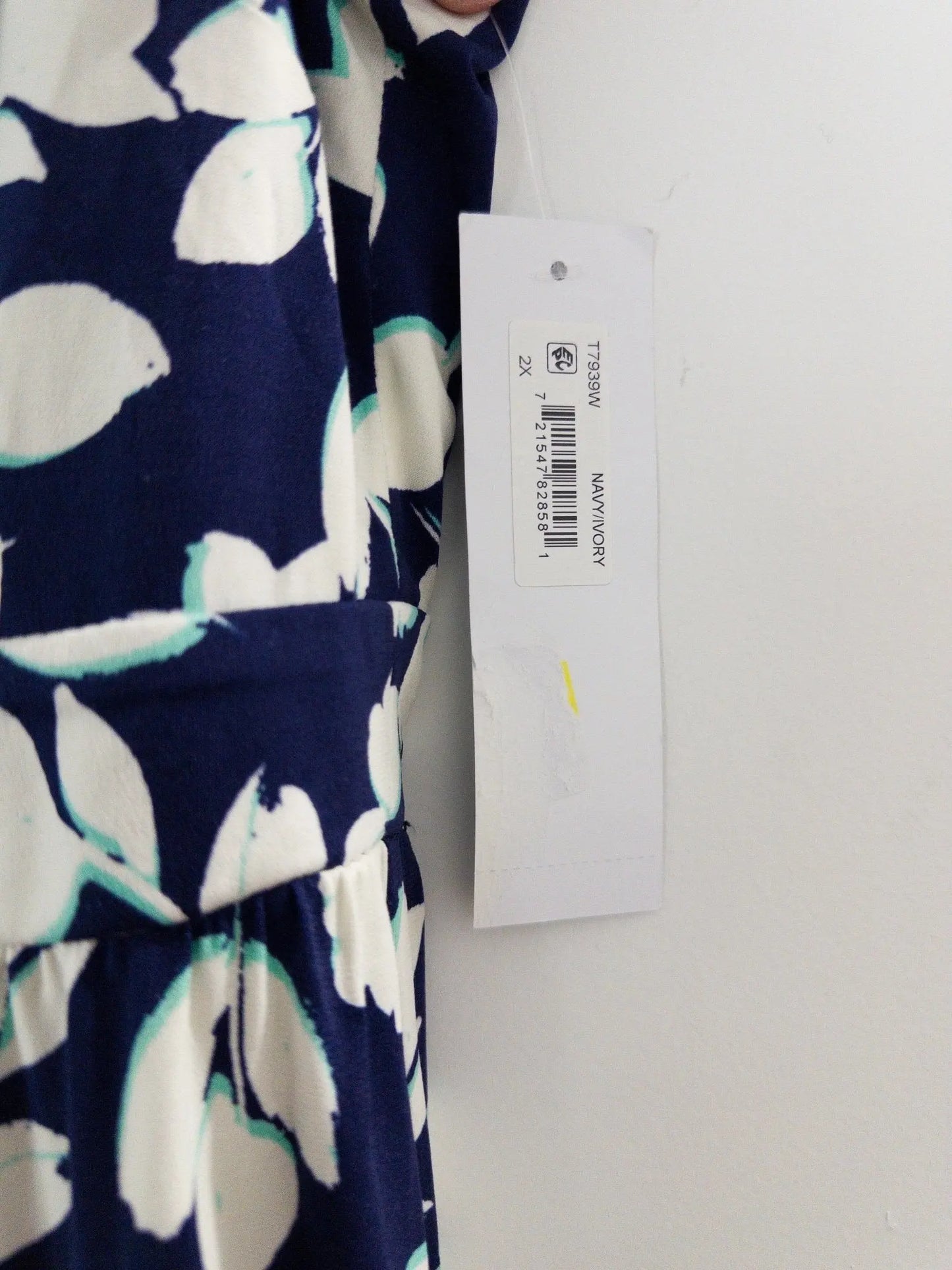 Plus Size Scoop - Neck Sleeveless Maxi Dress - Layalita