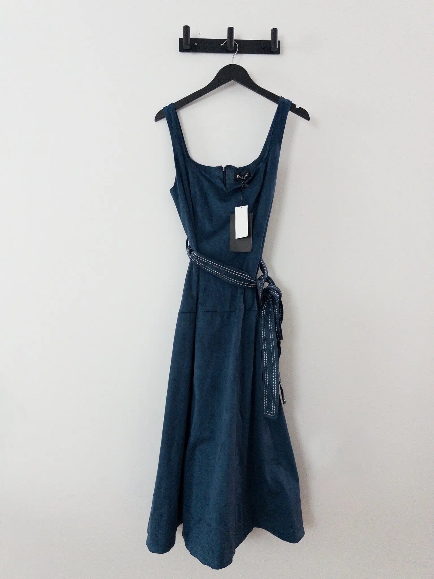 Robin Faux-Suede Tie-Waist Midi Dress En Saison 