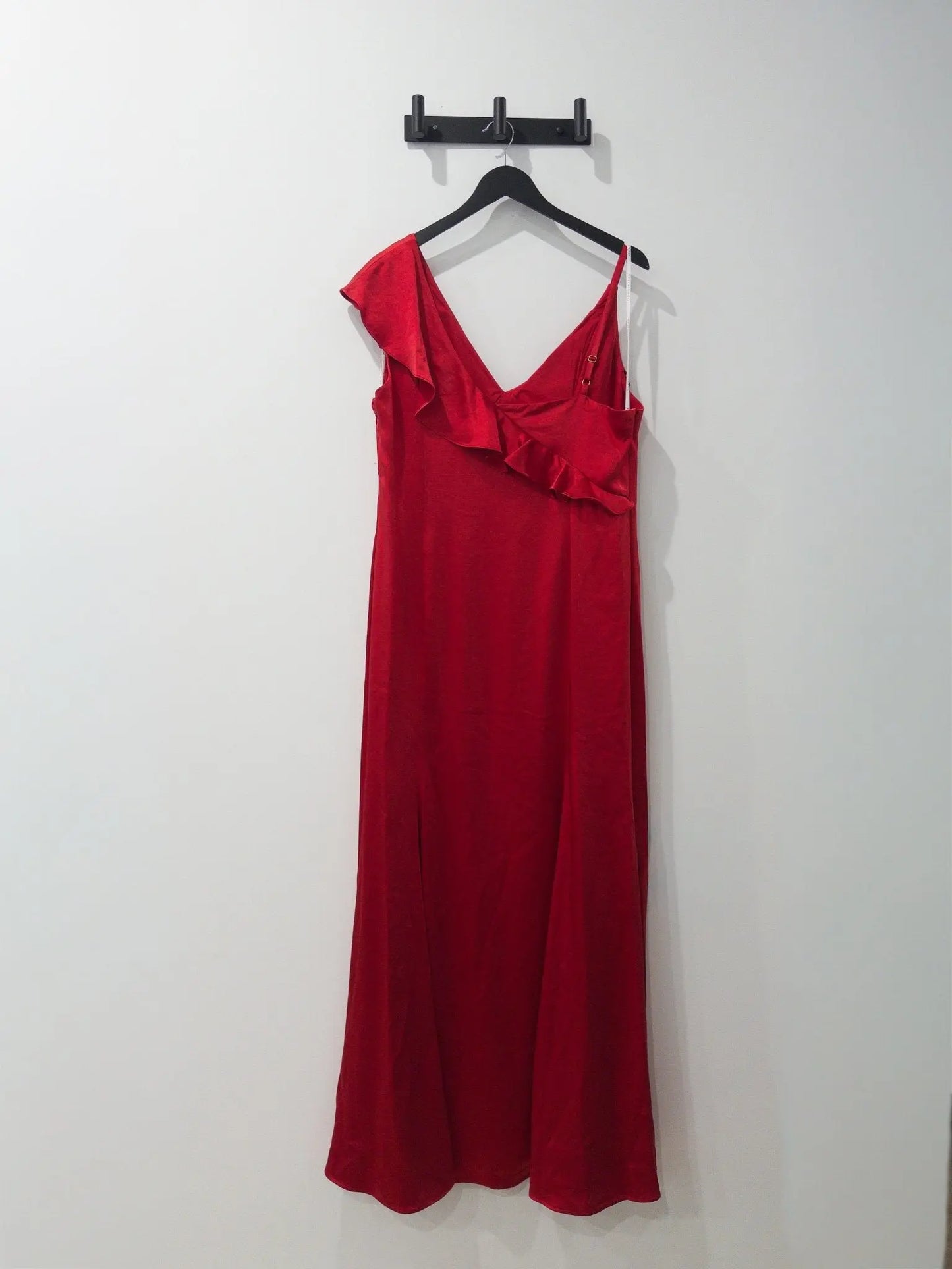 Ruffle - V - Neck Sleeveless Gown - Layalita