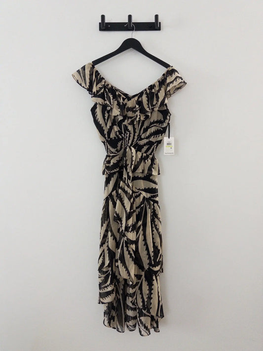 Sleeveless Chiffon A - Line Dress - Layalita