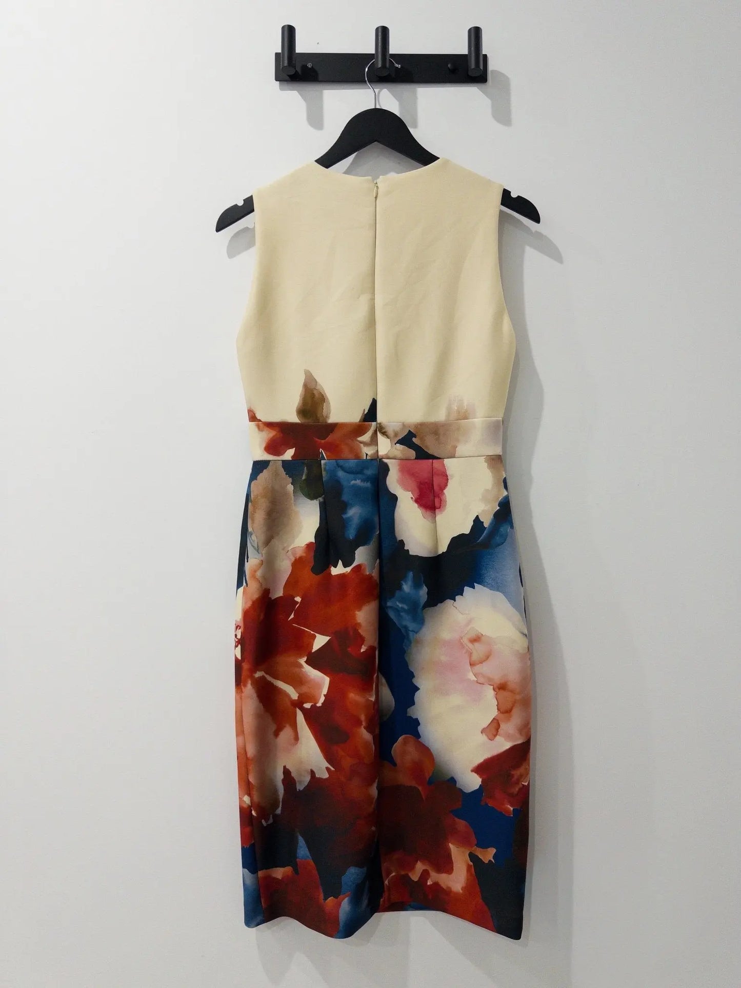 Sleeveless Scuba Sheath Dress - Layalita