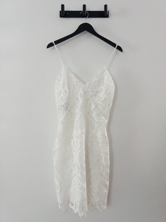 Suzani Lace Scalloped-Hem A-Line Dress - Layalita
