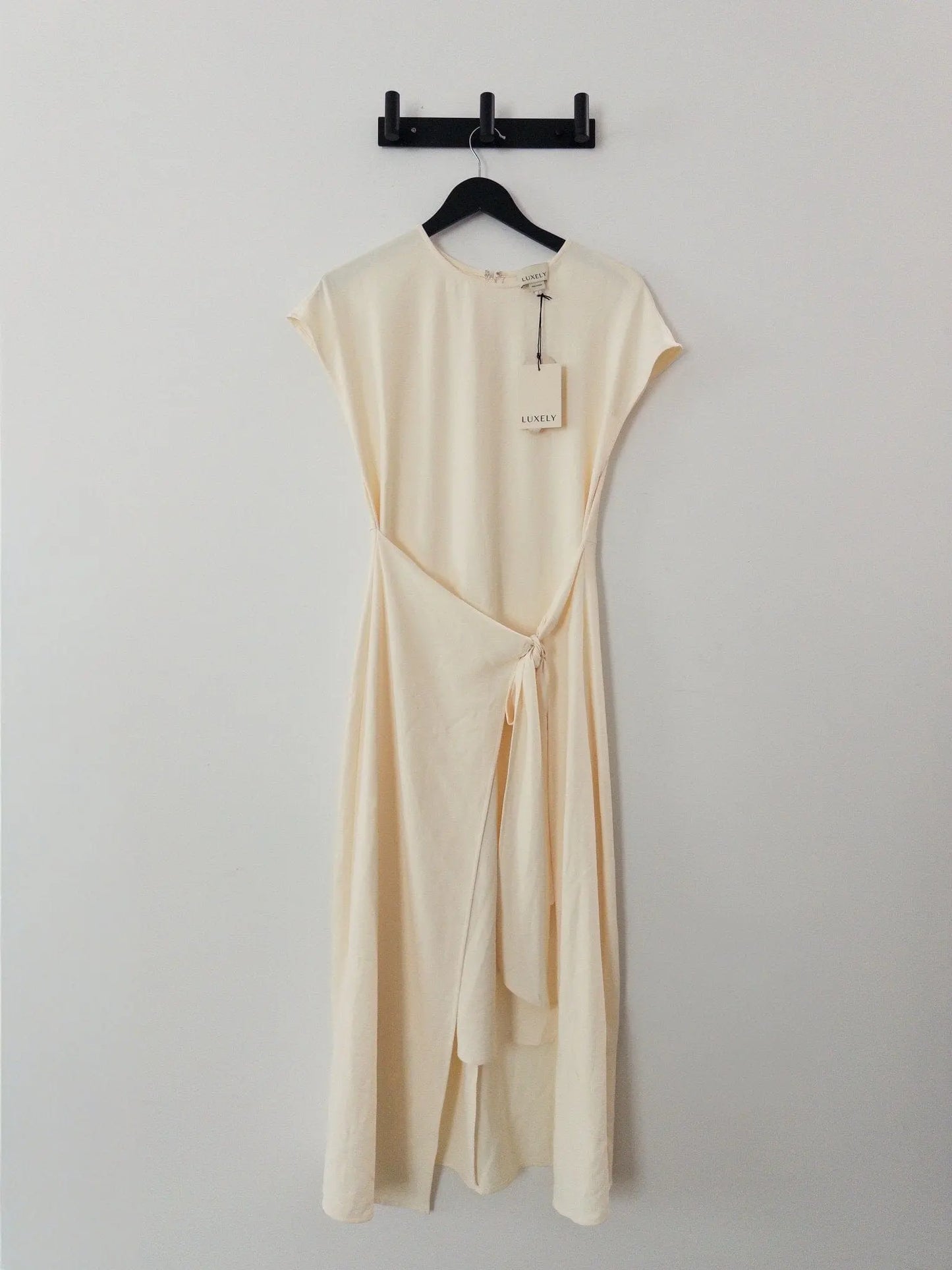 Tie-Front Short-Sleeve Faux-Wrap Midi Dress Luxely 
